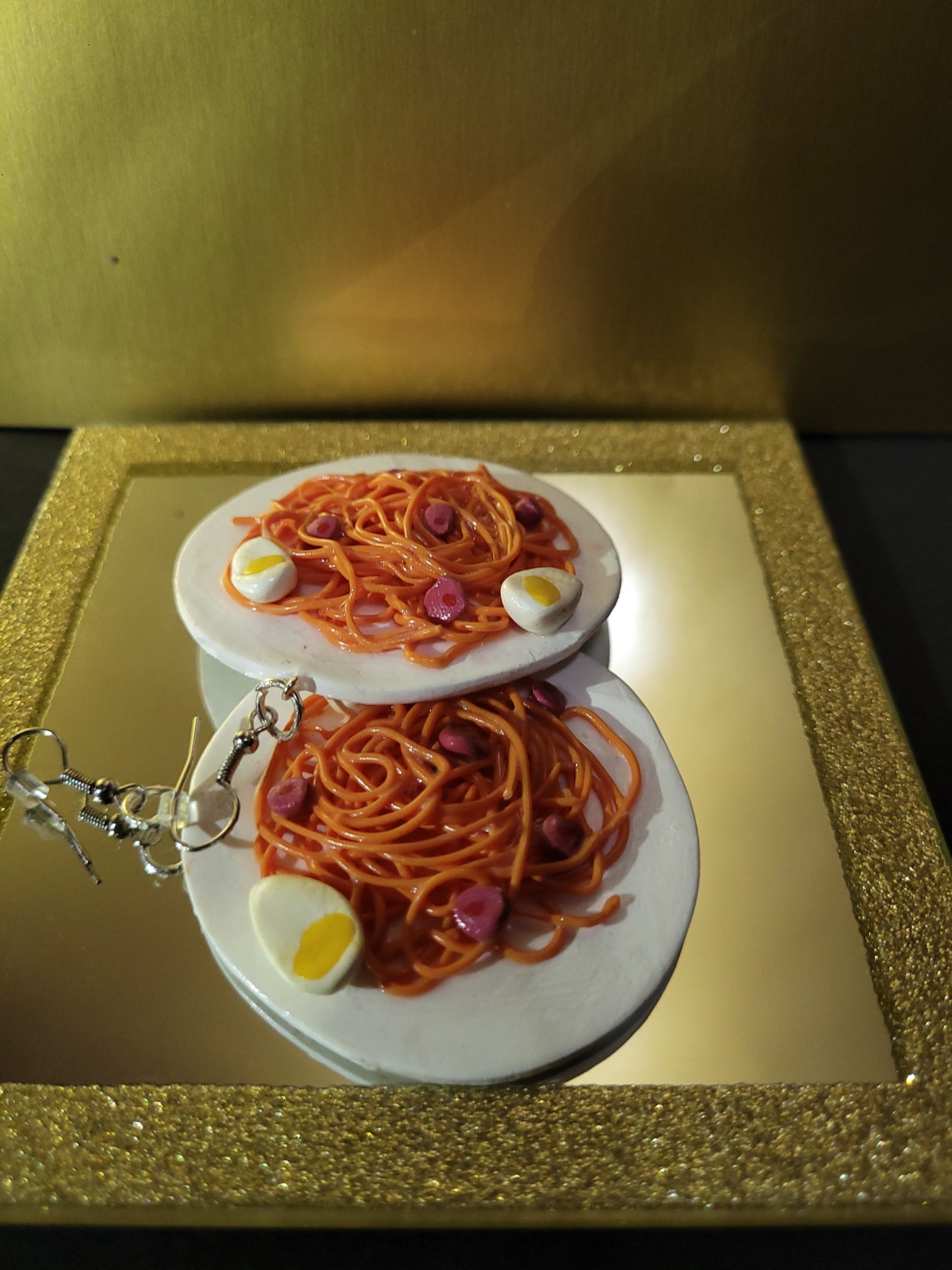 Espageti ak hot dog earrings