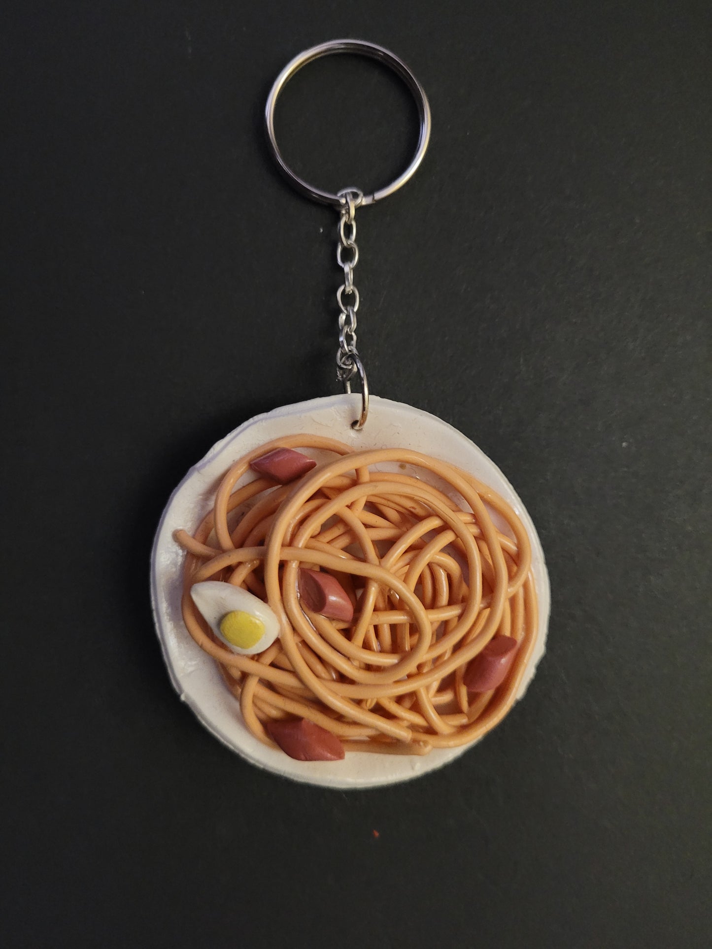 Espageti ak hot dog (Haitian comfort food) Keychain