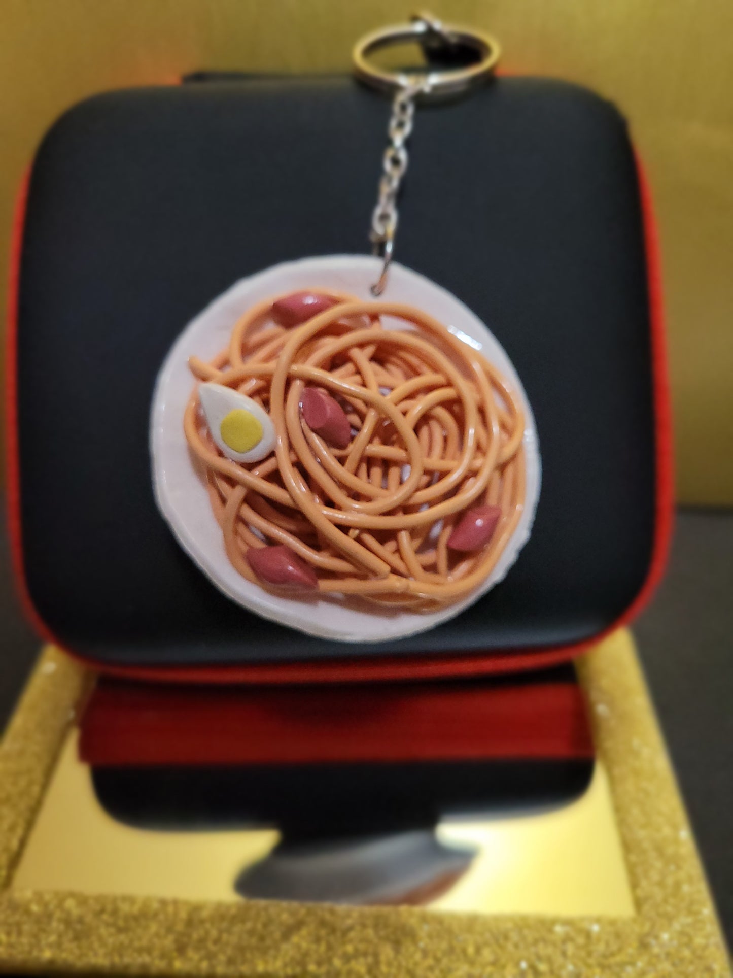 Espageti ak hot dog (Haitian comfort food) Keychain