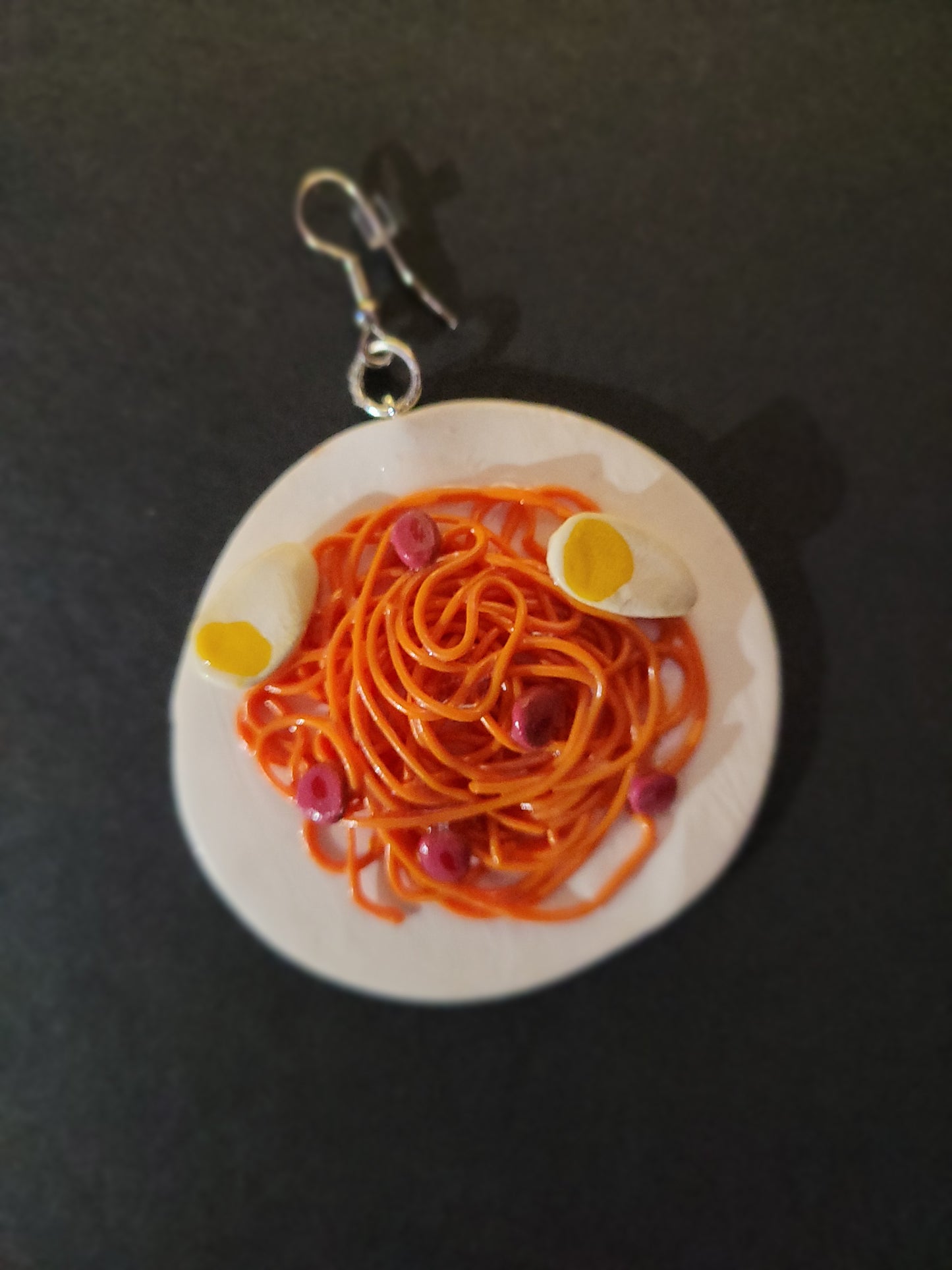 Espageti ak hot dog earrings