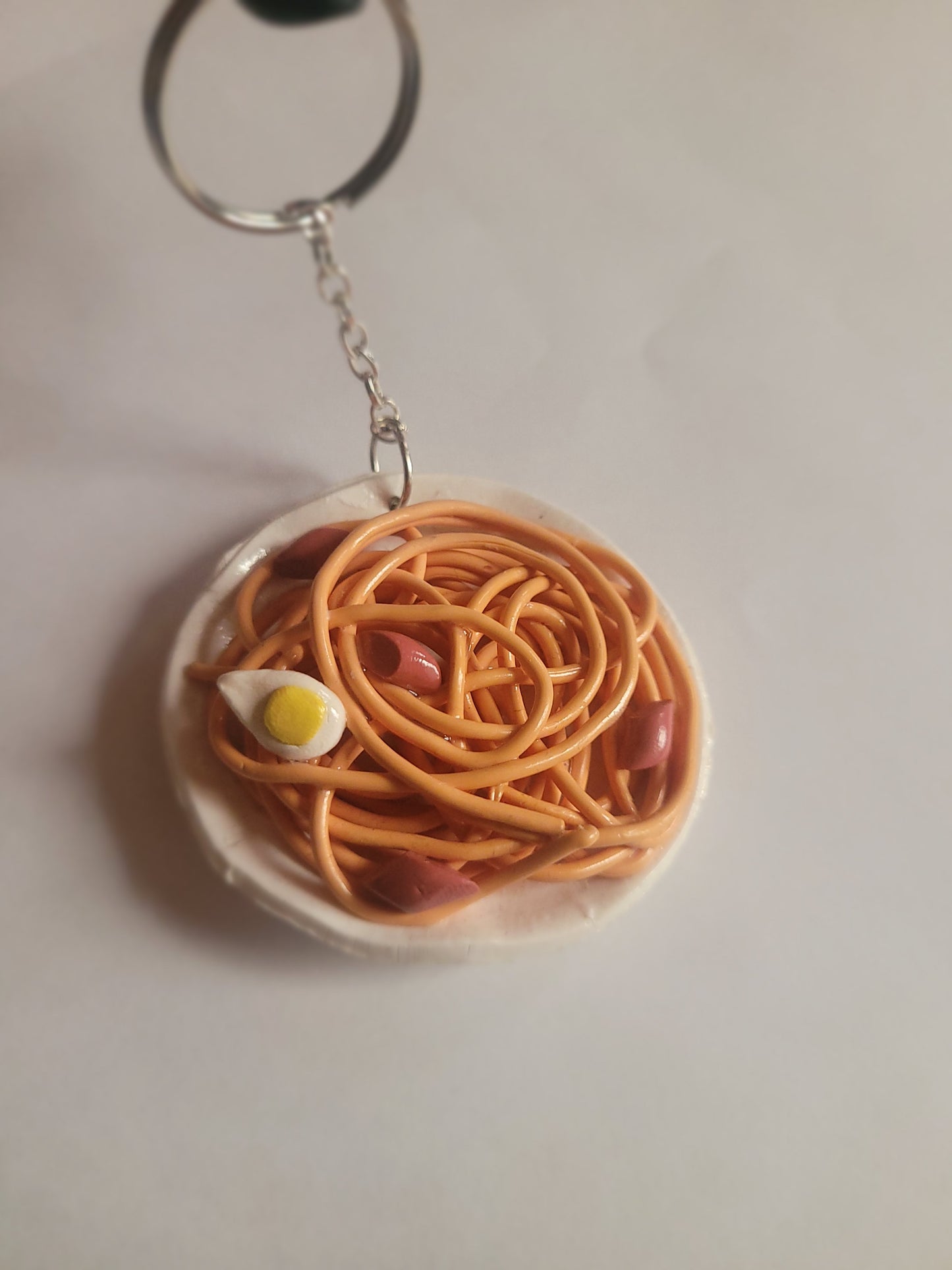 Espageti ak hot dog (Haitian comfort food) Keychain